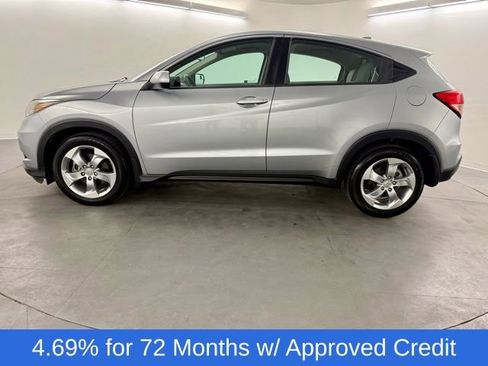 Used 2017 Honda HR-V LX image 4