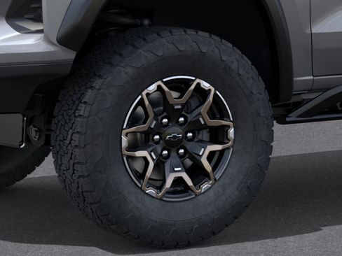 New 2026 Chevrolet Colorado ZR2 w/ Technology Package AWD/4WD image 10