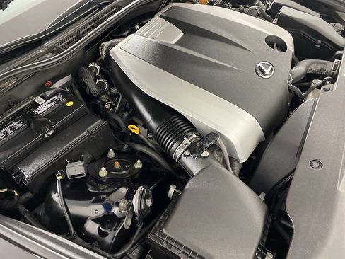 Used 2017 Lexus IS 300 AWD image 34