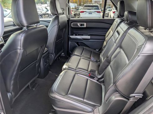 Used 2024 Ford Explorer XLT w/ Equipment Group 202A image 17
