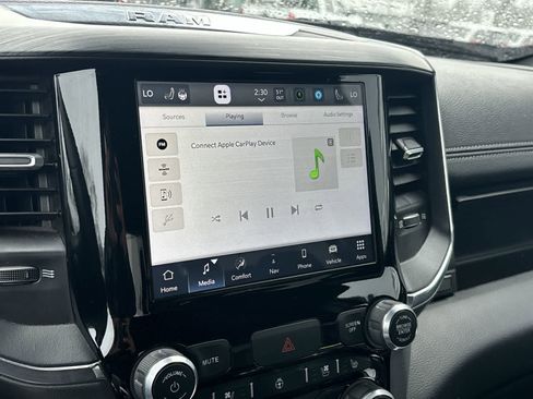 Used 2024 RAM 1500 Laramie image 14