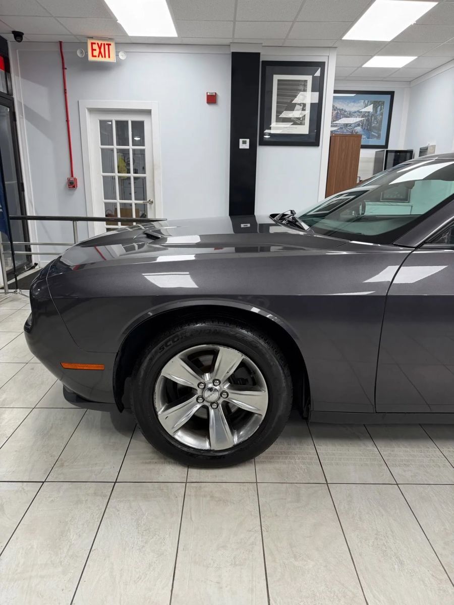 Used 2016 Dodge Challenger SXT RWD image 7