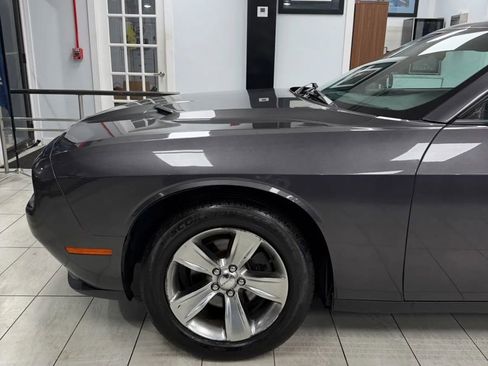 Used 2016 Dodge Challenger SXT RWD image 7