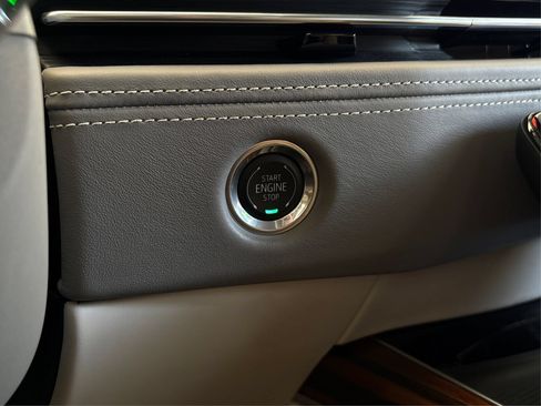 Certified 2025 Cadillac Escalade ESV Sport Platinum AWD/4WD image 30