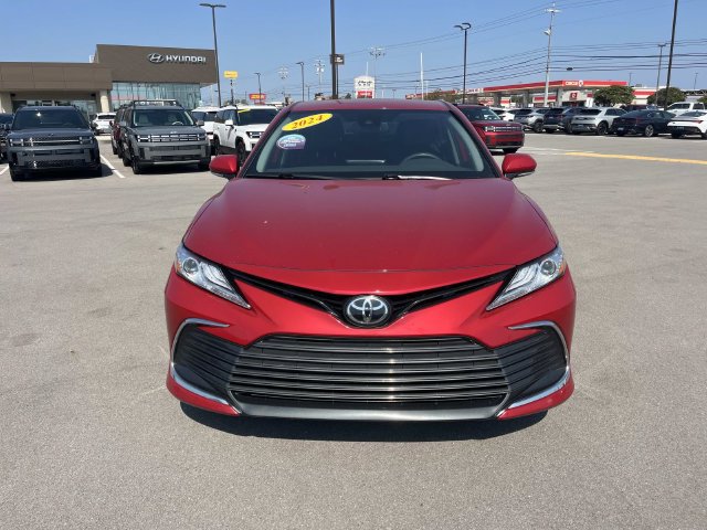 Used 2024 Toyota Camry XLE w/ Cold Weather Package FWD image 8