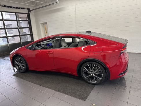 Certified 2024 Toyota Prius XLE image 5