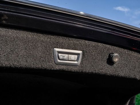 Used 2019 BMW 750i w/ Executive Package image 20