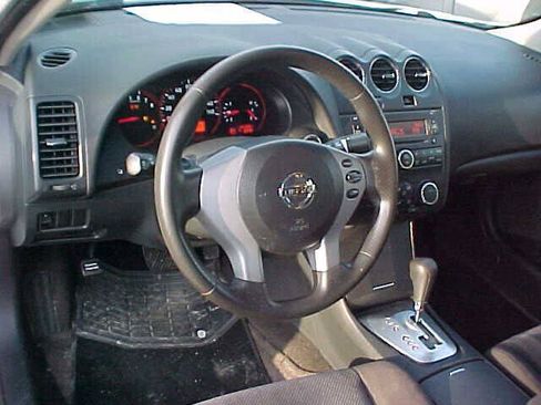 Used 2009 Nissan Altima 2.5 S FWD image 13