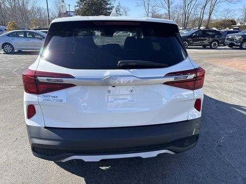 Used 2023 Kia Seltos LX image 4