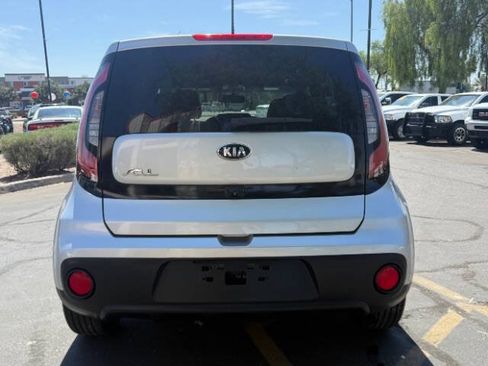 Used 2019 Kia Soul FWD image 4