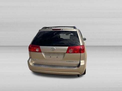 Used 2007 Toyota Sienna XLE FWD image 5