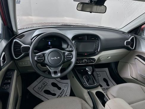 Used 2023 Kia Soul LX image 25