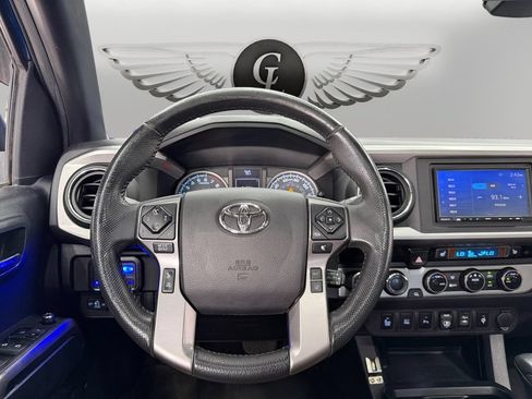 Used 2018 Toyota Tacoma Limited AWD/4WD image 12