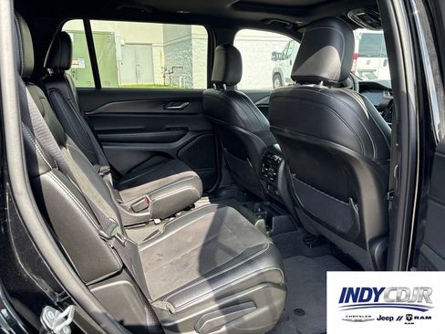 Used 2023 Jeep Grand Cherokee L Laredo AWD/4WD image 13