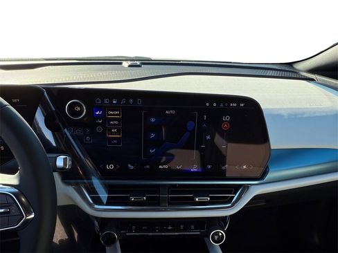 New 2026 Chevrolet Equinox EV LT image 15