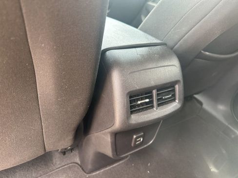 Used 2024 Chevrolet Equinox LT FWD image 24