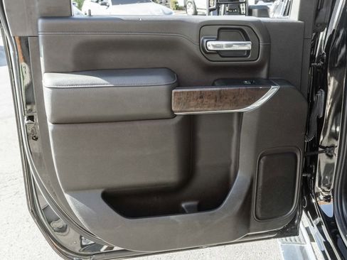 Used 2023 GMC Sierra 3500 Denali w/ Denali Ultimate Package image 34