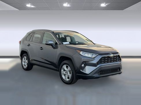 Used 2021 Toyota RAV4 XLE w/ Convenience Package image 7