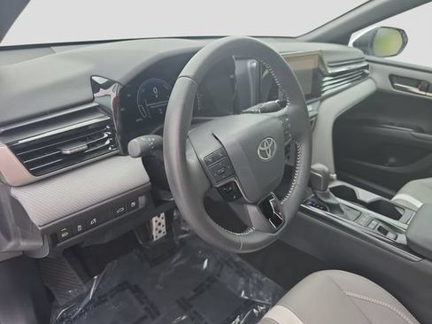 Used 2026 Toyota Camry SE FWD image 15