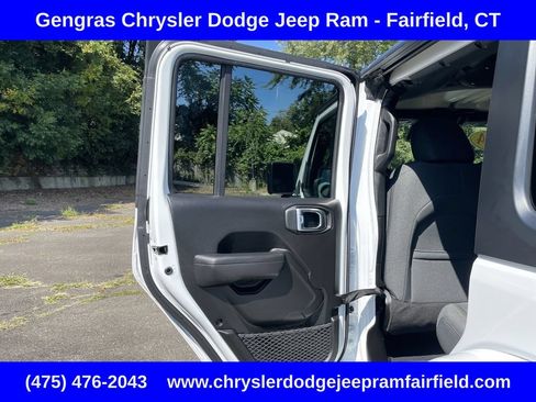 Used 2024 Jeep Wrangler Unlimited w/ Convenience Group AWD/4WD image 20