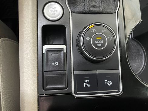 Used 2021 Volkswagen Atlas SEL Premium image 40