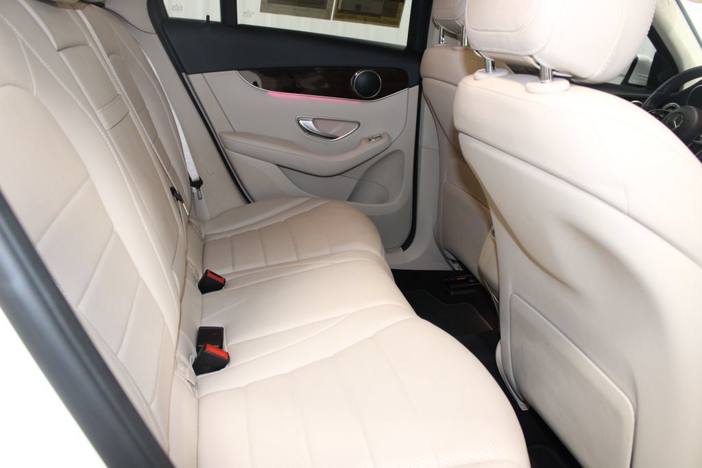 Used 2022 Mercedes-Benz GLC 300 4MATIC image 22