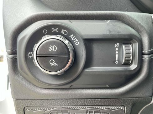 New 2025 Jeep Gladiator Sport w/ Premium Package image 13