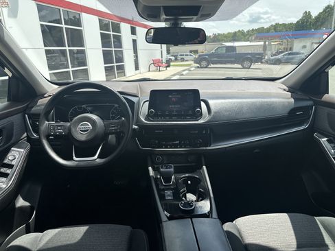 Used 2021 Nissan Rogue SV AWD/4WD image 23