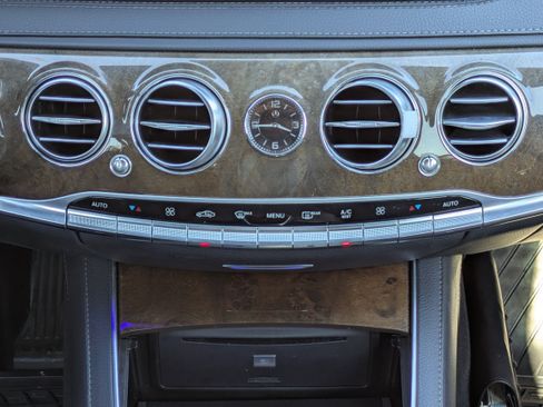 Used 2015 Mercedes-Benz S 550 Sedan image 18