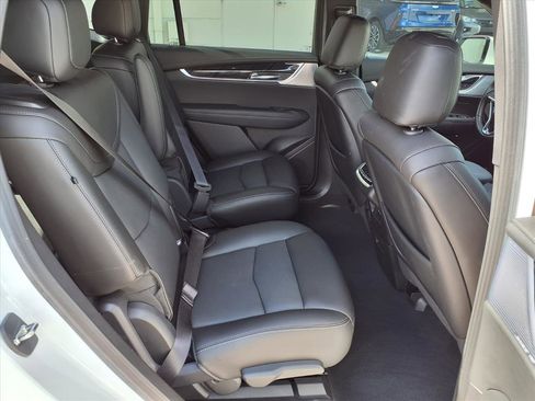 Certified 2023 Cadillac XT6 Premium Luxury image 13