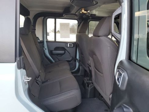 Used 2023 Jeep Gladiator Sport image 23