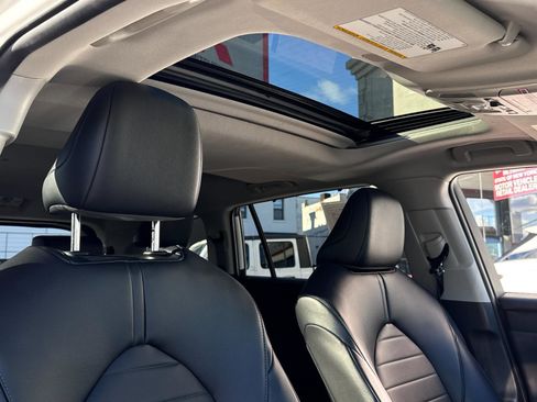 Used 2023 Toyota Highlander XLE image 30