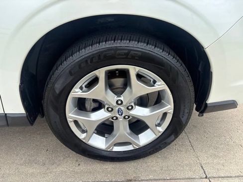 Used 2018 Subaru Forester 2.5i Touring AWD/4WD image 17