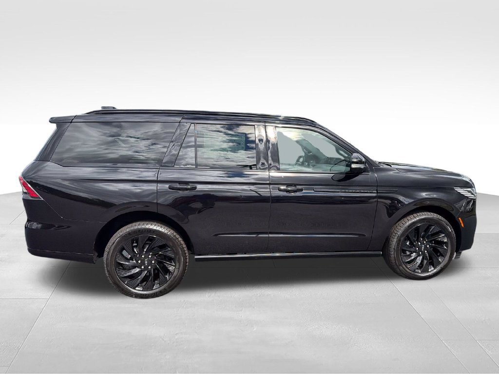 New 2027 Lincoln Navigator Reserve w/ Jet Appearance Package AWD/4WD image 6