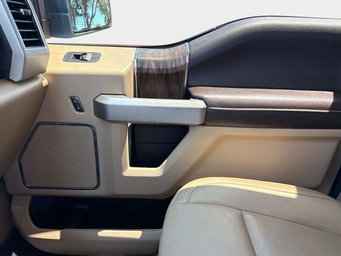 Used 2019 Ford F150 Lariat RWD image 21