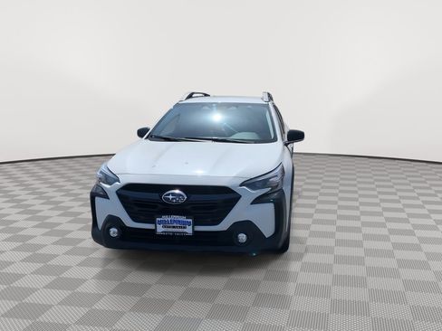 Used 2024 Subaru Outback AWD/4WD image 2