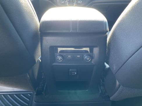 Used 2023 Chevrolet Traverse LT image 26