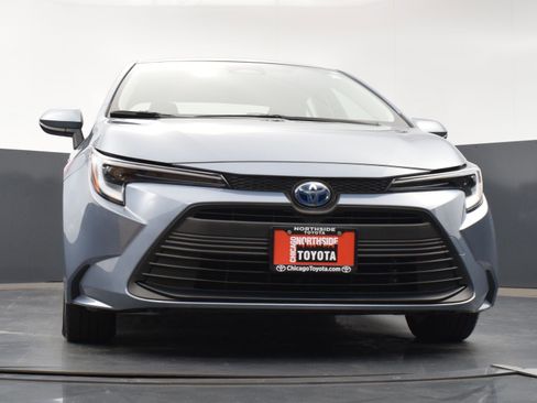 Used 2025 Toyota Corolla LE w/ LE Premium Package image 29