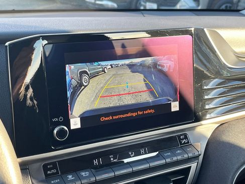 Used 2025 Toyota Camry LE image 17