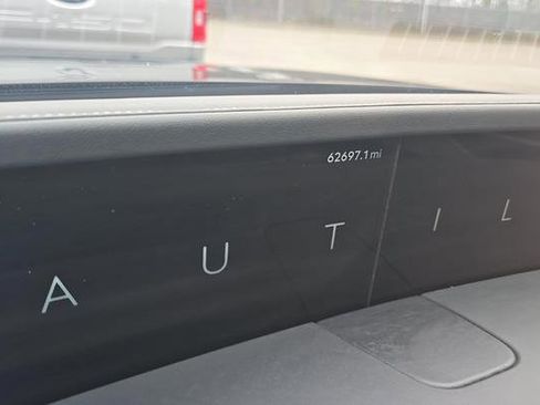 Used 2024 Lincoln Nautilus Premier w/ Equipment Group 102A AWD/4WD image 8