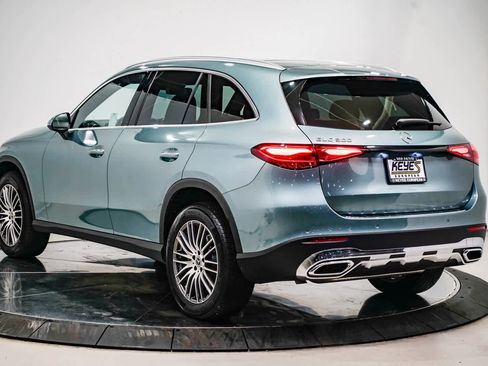 Used 2026 Mercedes-Benz GLC 300 image 2