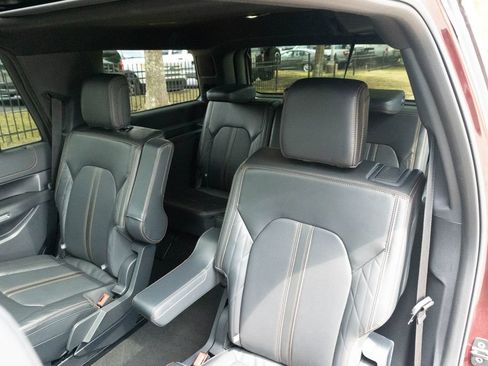 Used 2024 Ford Expedition Platinum RWD image 21