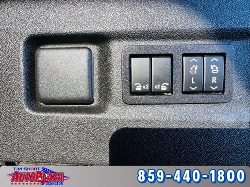 Used 2022 Chevrolet Suburban LT w/ Luxury Package image 50