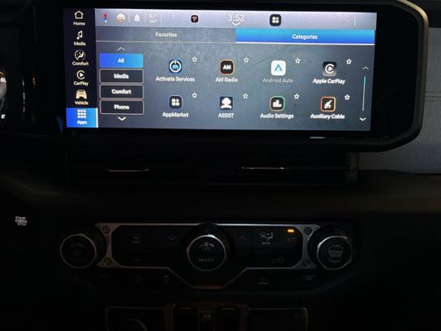 Used 2025 Jeep Wrangler Sport image 14