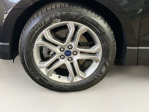 Used 2015 Ford Edge Titanium w/ Equipment Group 301A image 18