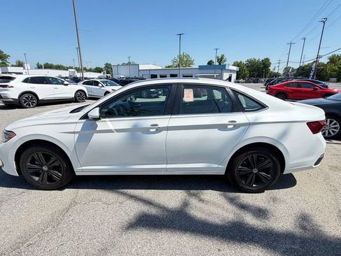 Certified 2024 Volkswagen Jetta SE FWD image 20