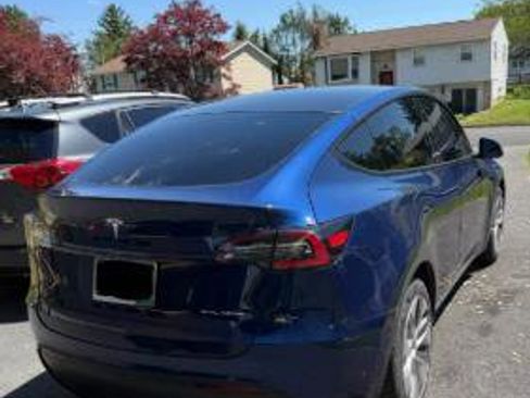 Used 2021 Tesla Model Y Long Range AWD/4WD image 2