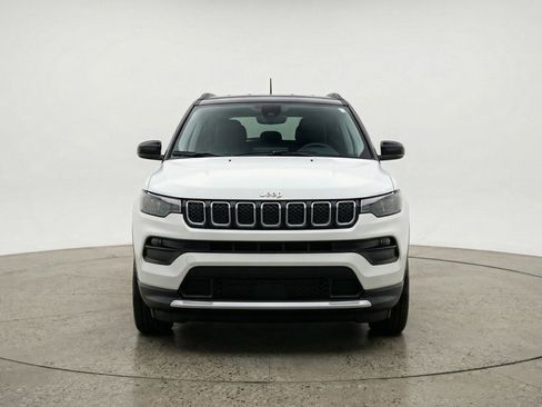 Used 2025 Jeep Compass Limited AWD/4WD image 2