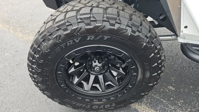 Used 2025 Jeep Wrangler Sport AWD/4WD image 37