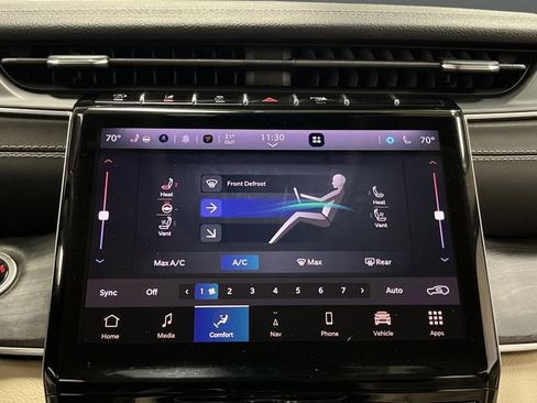 Used 2022 Jeep Grand Cherokee Limited w/ Luxury Tech Group II image 20